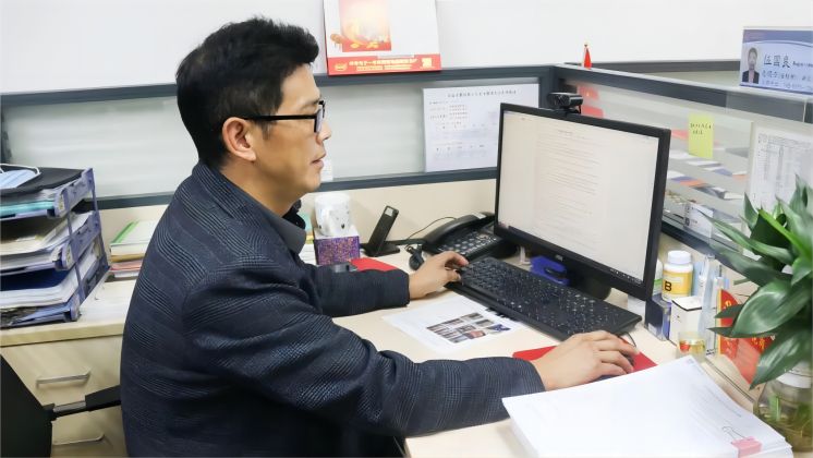 伍國良，“卷王”實(shí)錘了！